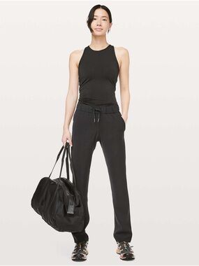Lululemon On The Fly Woven Full Length 31” inseam Jogger Pants Size 4